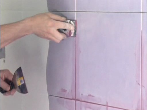 Затирка для плитки в ванной: виды составов и способ нанесения