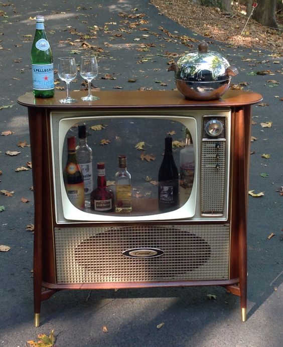 Мини-бар из старого телевизора