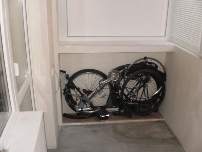 Хранение велосипеда на балконе