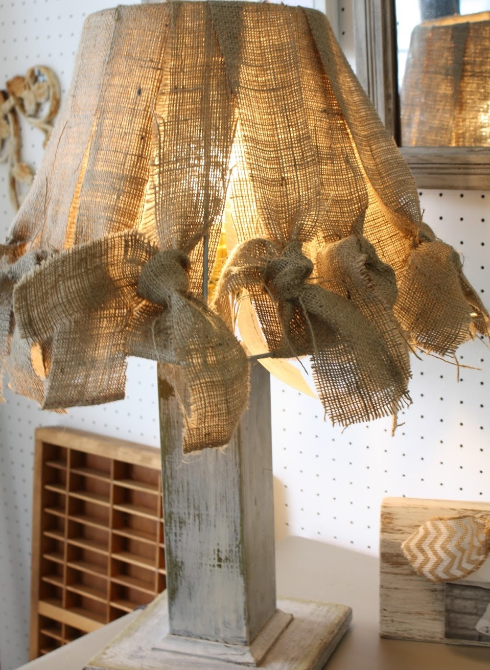 Как сделать деревянную люстру – самодельный потолочный светильник из дерева своими руками