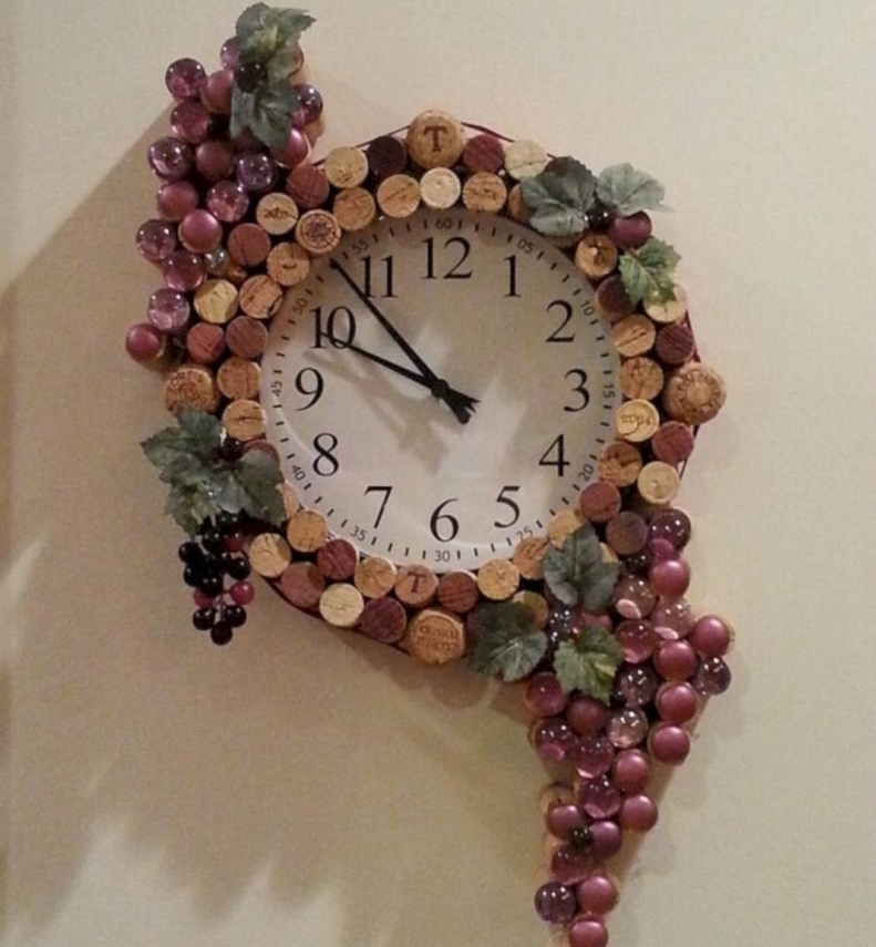 Винтажные часы на стену в интерьере: декор под старину и декупаж часов, идеи оформления с фото